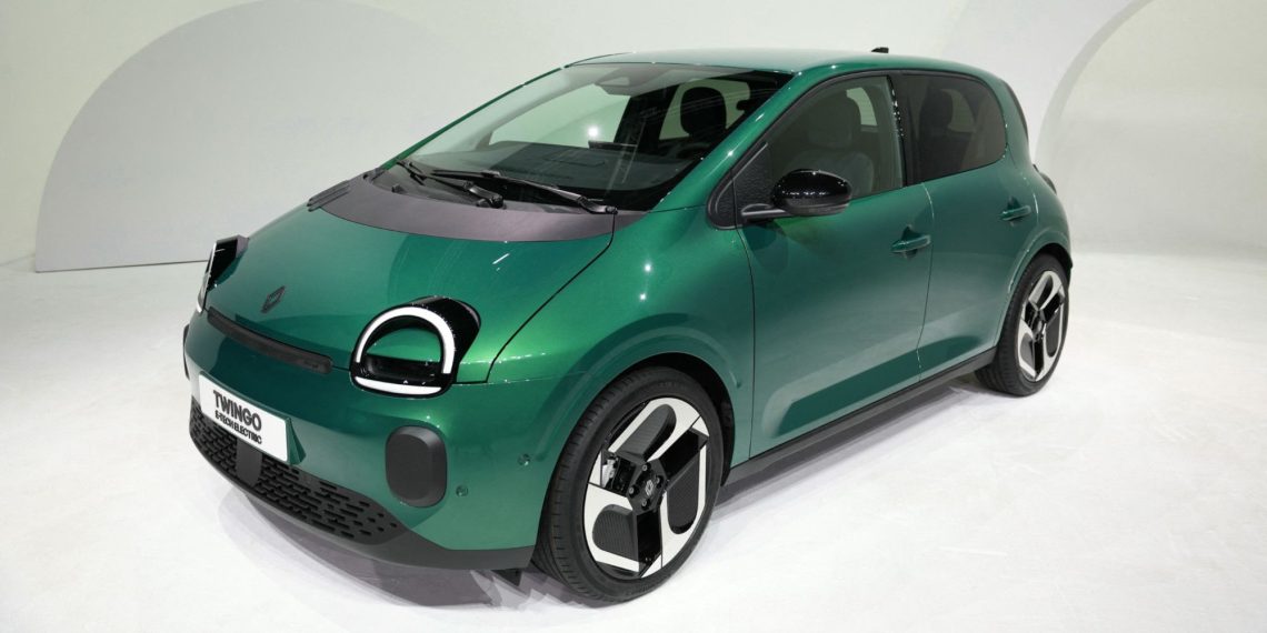 Renault : le constructeur français lance sa nouvelle Twingo, une version 100% électrique