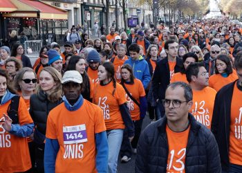 Commémorations des attentats du 13-Novembre : 3.000 personnes ont couru ou marché à Paris pour ne pas oublier «toutes les victimes mortes sans raison»
