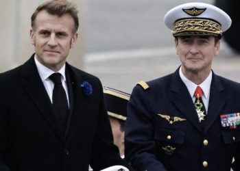 «Une phrase sortie de son contexte pour faire peur» : Macron vole au secours du chef d’état-major des armées