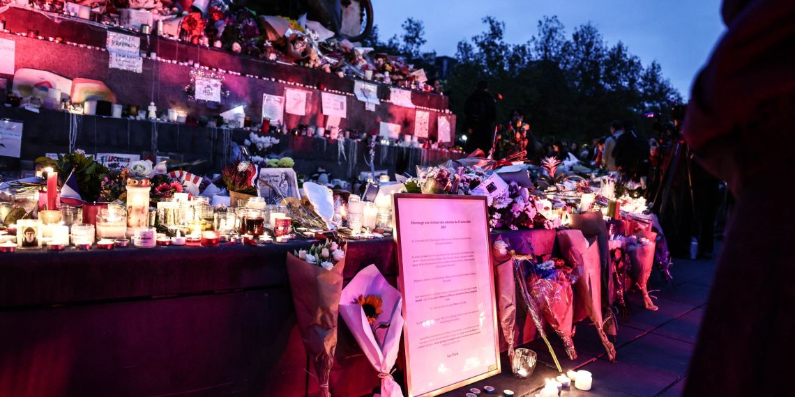 «On ne les oublie pas» : place de la République, les hommages aux victimes du 13-Novembre se multiplient
