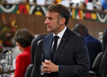 Guerre en Ukraine : Emmanuel Macron envisage l’envoi de «soldats britanniques, français et turcs» une fois la paix établie