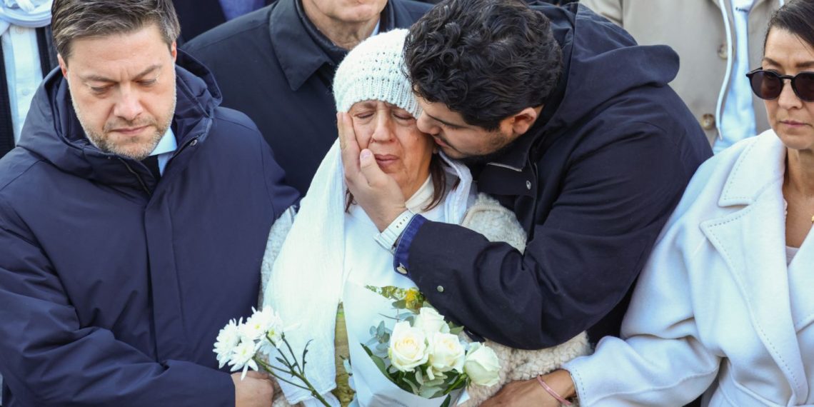 «Il faut que ça s’arrête» : les mots de la mère de Mehdi Kessaci lors du rassemblement contre le narcotrafic