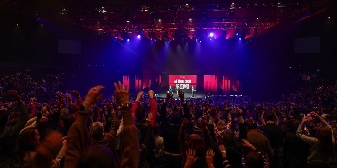 Discours de Philippe de Villiers, Harmonie Comyn ovationnée… Ce qu’il faut retenir de la soirée «Face à vous» au Dôme de Paris
