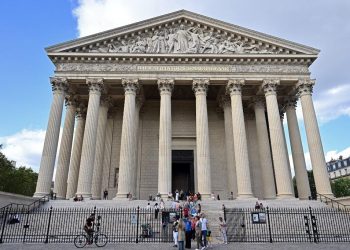 Paris : un sacristain agressé devant l’église de la Madeleine