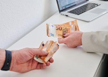 Écart salarial femmes-hommes : pourquoi le chiffre de 14,2 % est trompeur