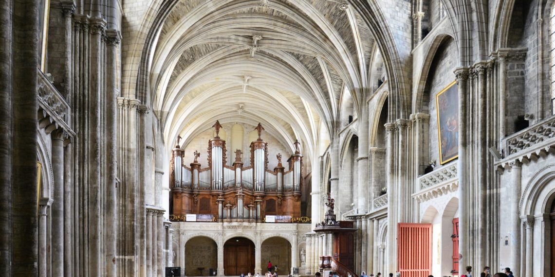 Apologie du terrorisme : trois adolescents se filment en criant «Allah Akbar» dans la cathédrale de Bordeaux