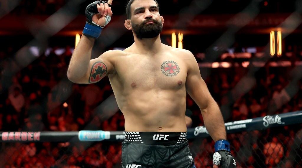 UFC : Benoît Saint-Denis foudroie Beneil Dariush en 16 secondes, record historique pour un Français