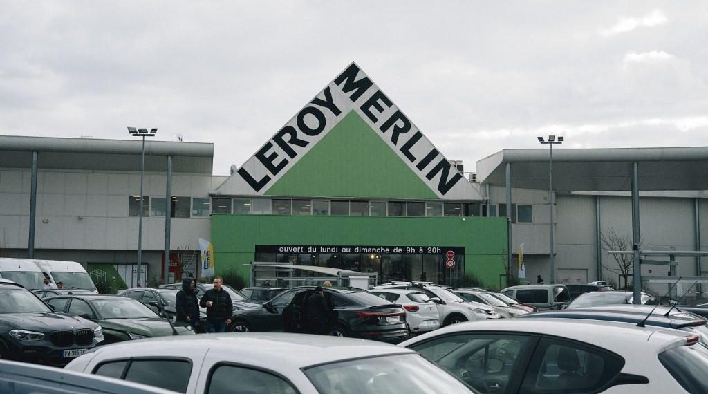 Leroy Merlin : la droite s’indigne contre la censure de Frontières orchestré par les Sleeping Giants