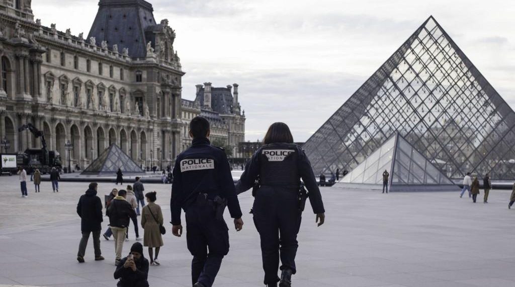 Cambriolage au Louvre : un quatrième suspect interpellé