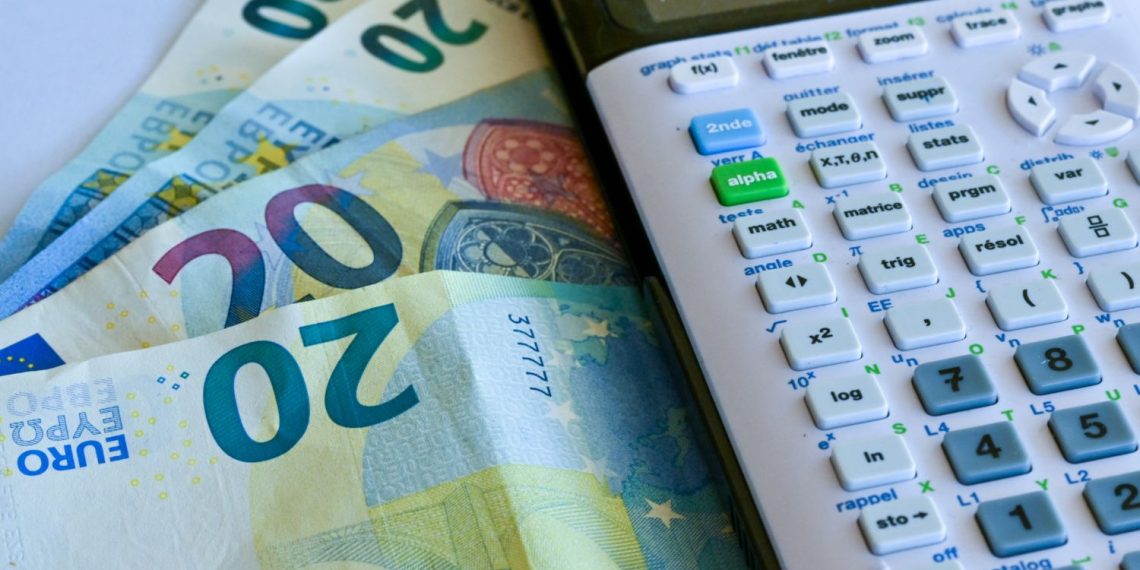 «On ne sait pas si on aura une retraite» : ces Français inquiets qui optent pour l’épargne