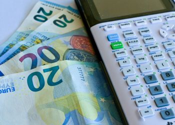 «On ne sait pas si on aura une retraite» : ces Français inquiets qui optent pour l’épargne