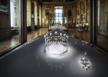 «Rendez les bijoux de la couronne aux peuples spoliés !» : une caricature de L’Humanité sur le cambriolage au Louvre déchaîne les internautes