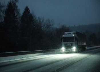 Neige et verglas : 14 départements placés en vigilance orange par Météo France dimanche