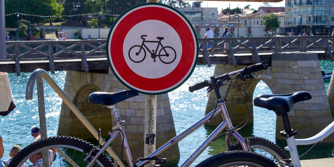 Marseille : un adolescent intercepté par la police sur l’autoroute alors qu’il roulait à plus de 90km/h… sur un vélo