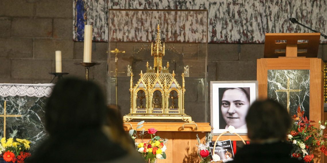 Congrès Mission : les reliques de Sainte-Thérèse seront exposées pour l’événement, Europe 1 a pu suivre le convoi