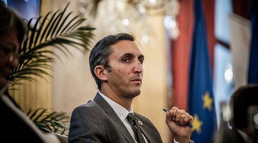 Justice : Julien Aubert en guerre contre le syndicat SUD éducation