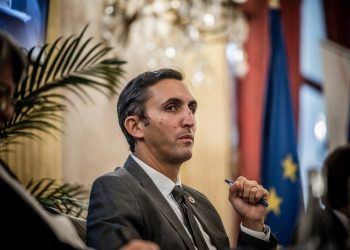 Justice : Julien Aubert en guerre contre le syndicat SUD éducation