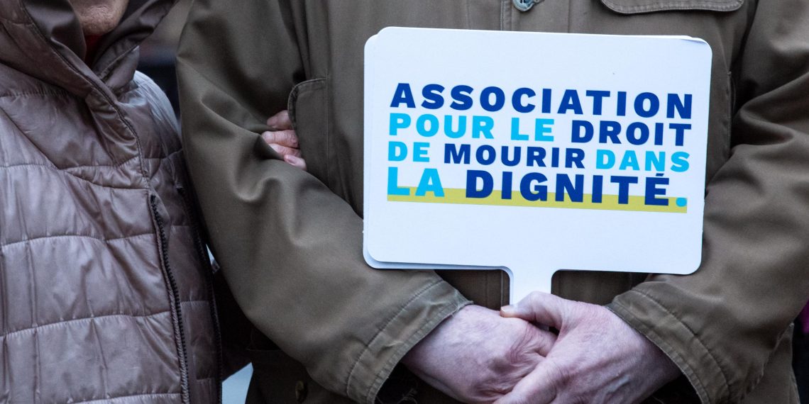 Lobbying pro-euthanasie au salon des maires de France : «La mort médicale devient une solution de facilité pour les élus démunis»