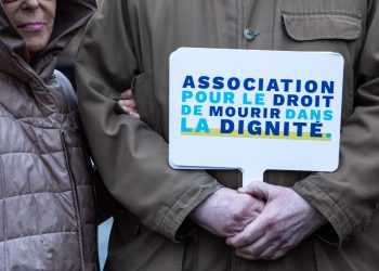 Lobbying pro-euthanasie au salon des maires de France : «La mort médicale devient une solution de facilité pour les élus démunis»
