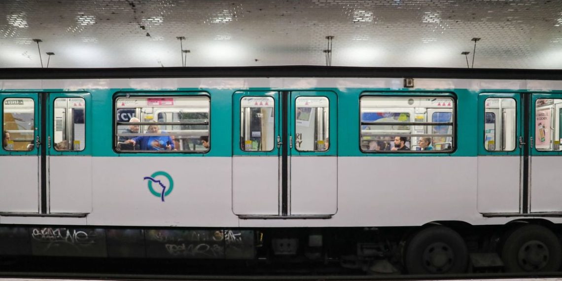 Paris : Le conducteur de métro dont l’un des wagons avait traîné une voyageuse, finalement relaxé