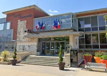 Seine-Maritime : Quatre suspects poursuivis pour l’incendie d’une mairie