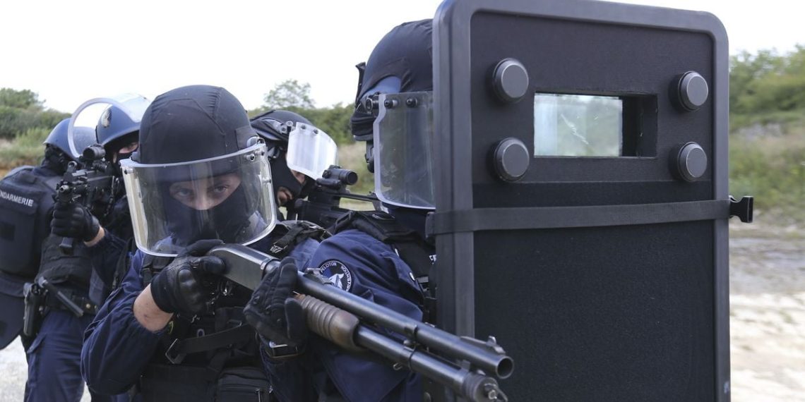 Doubs : Un homme retranché chez lui interpellé après avoir tiré sur des agents municipaux