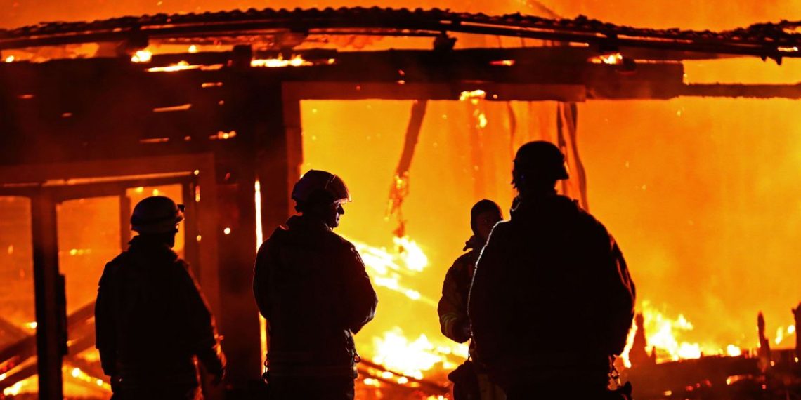Aveyron : Une grange prend feu, les pompiers évitent un drame