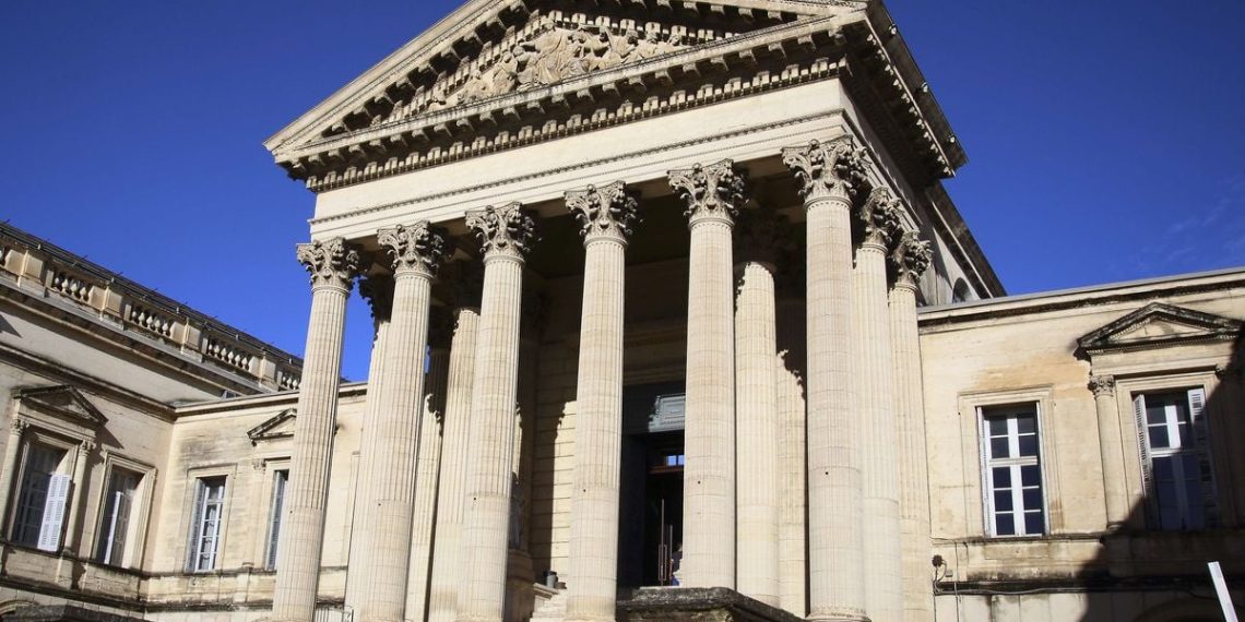 Seine-Maritime : Menacé en boîte de nuit, un homme entre par effraction dans une maison pour se protéger