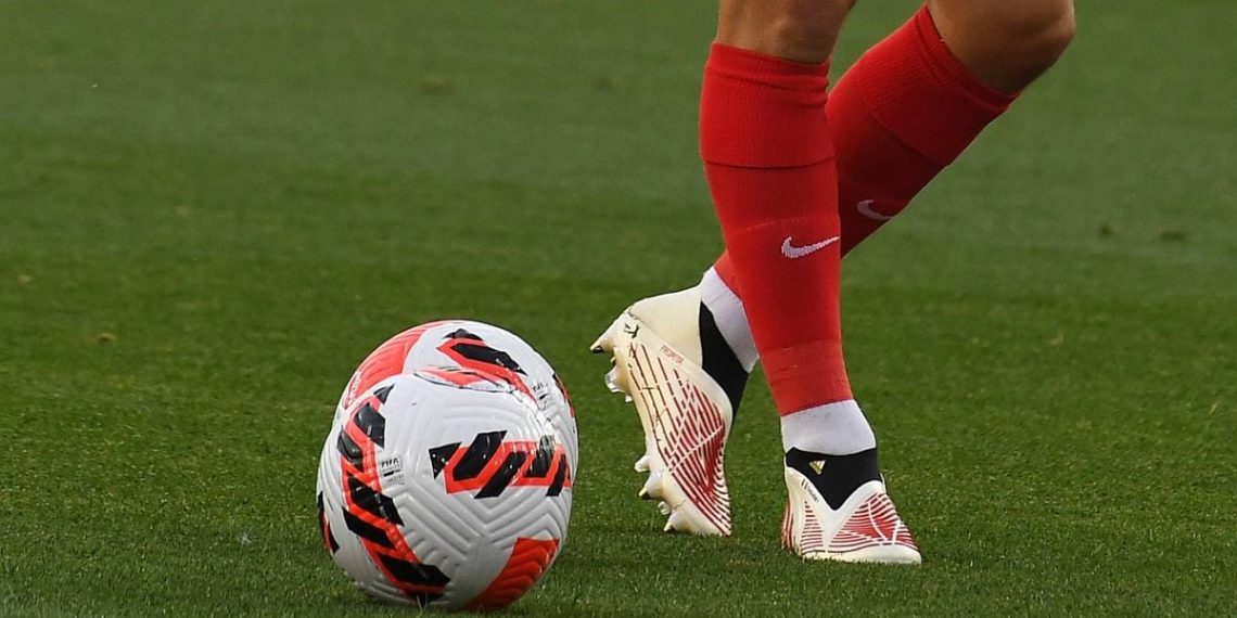 Argentine : « Un choc »… Un footballeur se fait planter une clé de voiture dans le front durant le match de sa fille