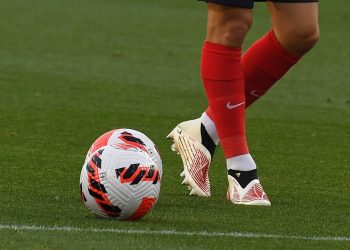 Argentine : « Un choc »… Un footballeur se fait planter une clé de voiture dans le front durant le match de sa fille