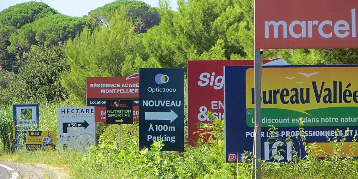 Vendée : Des panneaux publicitaires jugés illégaux