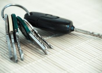 Etats-Unis : Un père se suicide après avoir laissé sa fille mourir de chaud dans sa voiture pour regarder du porno