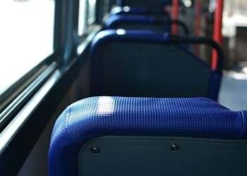 Belgique : Il poignarde un passager du bus parce qu’il veut être « seul sur sa banquette »