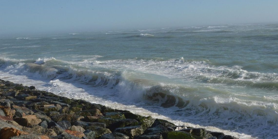 Charente-Maritime : Un pêcheur emporté par la marée sur l’île de Ré recherché