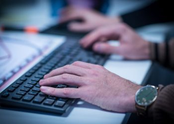 Victime d’une escroquerie en ligne, un homme « humilié » met fin à ses jours