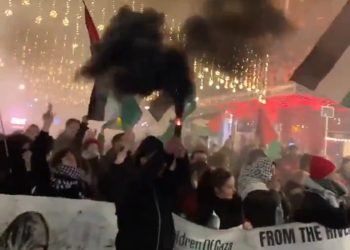VIDEO CHOC – Des Islamistes prennent d’assaut l’ouverture d’un marché de Noël !