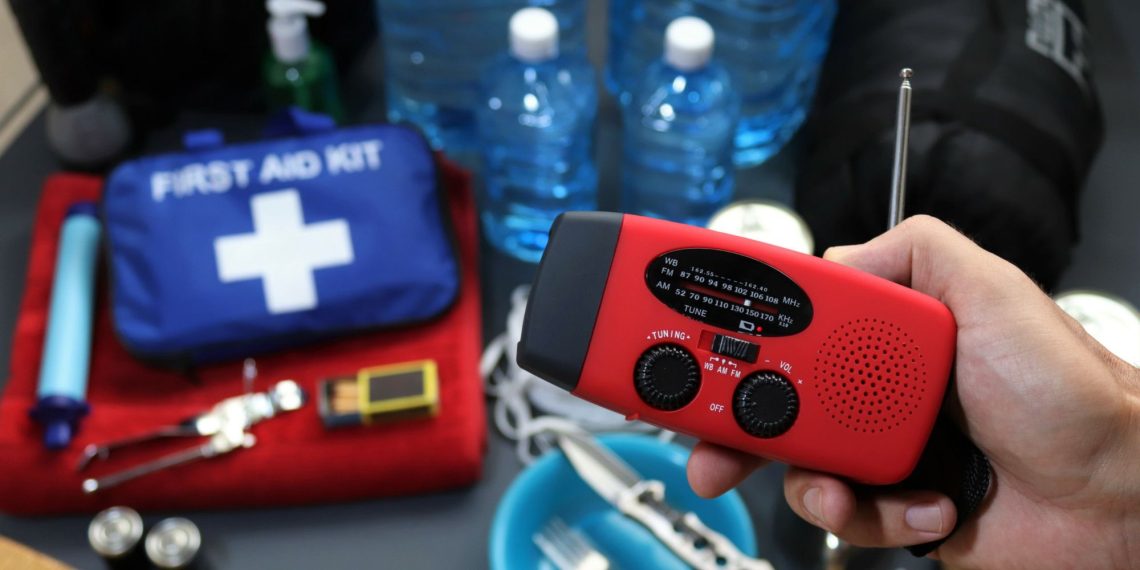 «Ça ne me rassure pas» : les Français divisés sur la question d’un kit de survie en cas de crise majeure