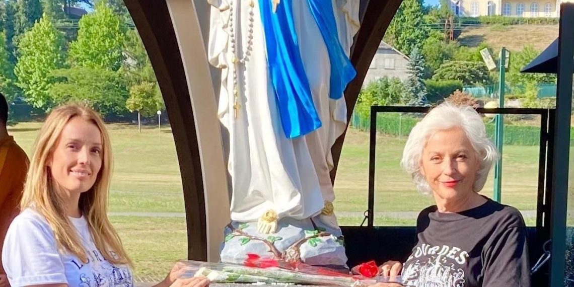 «Au secours, Marie !» Amandine Cornette de Saint Cyr amuse et émeut à Lourdes