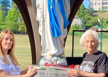 «Au secours, Marie !» Amandine Cornette de Saint Cyr amuse et émeut à Lourdes
