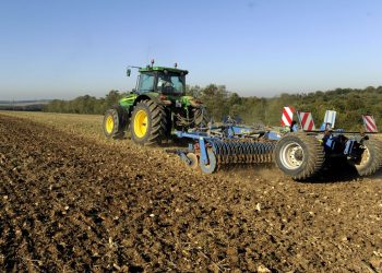 «Ça va dans le bon sens» : à Toulouse, Emmanuel Macron fait une nouvelle promesse aux agriculteurs