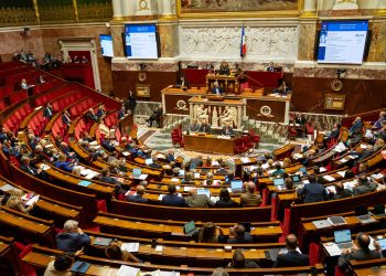 Budget : ordonnances, 49.3 ou loi spéciale… le flou total au Palais-Bourbon