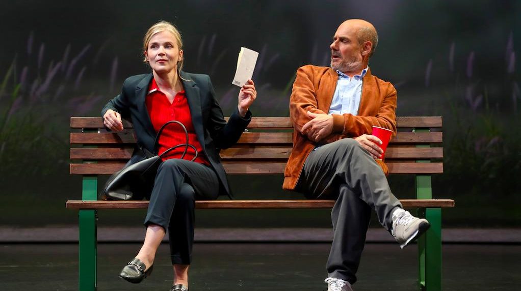 Théâtre : que vaut la pièce «Un pas de côté» avec Isabelle Carré et Bernard Campan ?