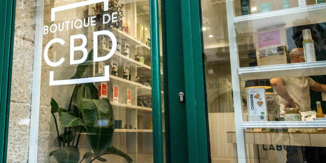Cannabis de synthèse : ces coffee shops légaux qui prolifèrent en France