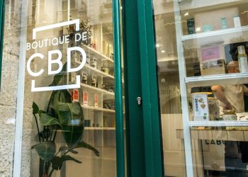 Cannabis de synthèse : ces coffee shops légaux qui prolifèrent en France
