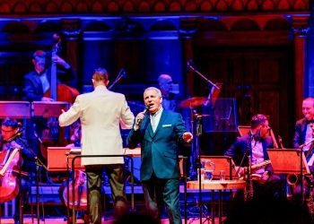 Paris : Stephen Triffitt redonne vie à Frank Sinatra sur scène