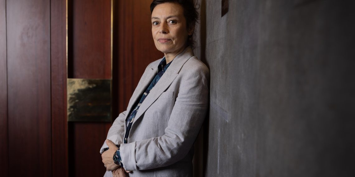 «C’est comme ça» : Florence Muller, une comédienne follement talentueuse à La Pépinière Théâtre