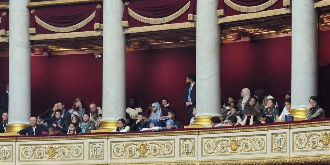 Fillettes voilées à l’Assemblée : cette gauche qui défend le voile