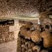Le public en nombre aux Catacombes de Paris avant une fermeture de plusieurs mois pour travaux 
