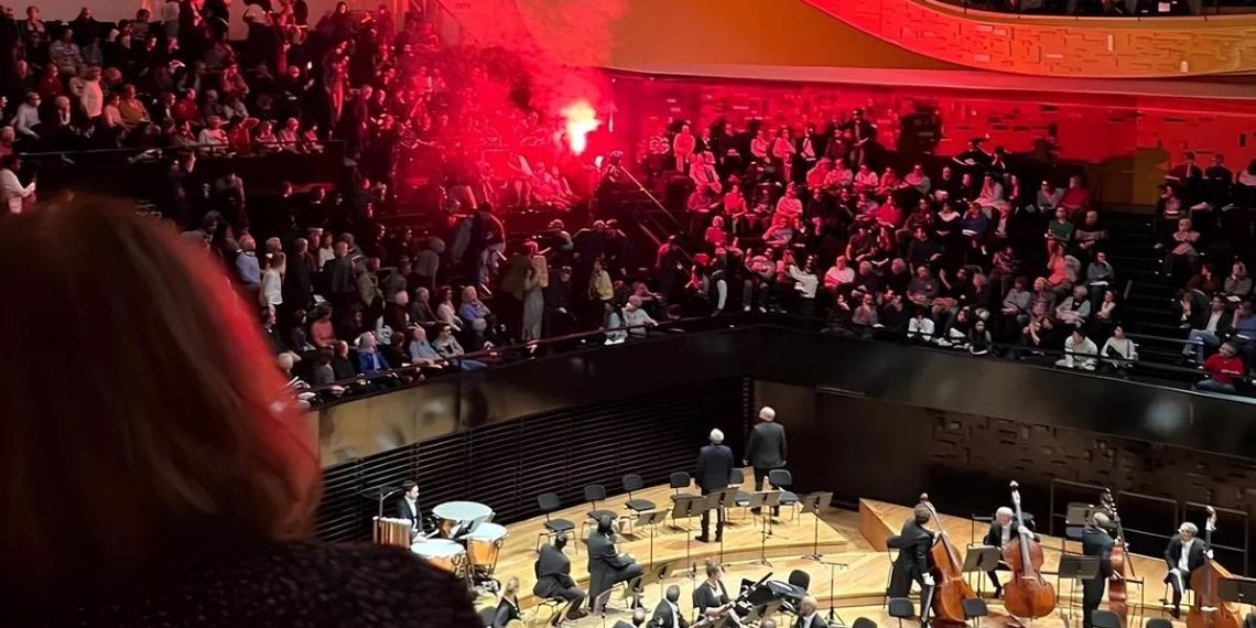 Incident à la Philharmonie : des complicités internes au cœur du scandale ?