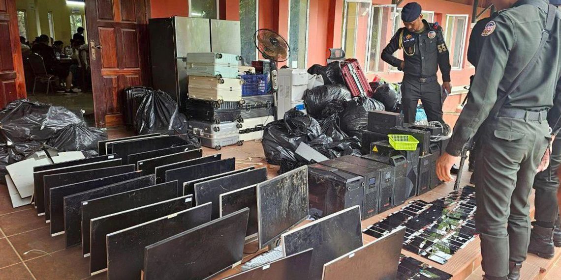 Cambodge : dans l’enfer des usines à fraude des triades chinoises